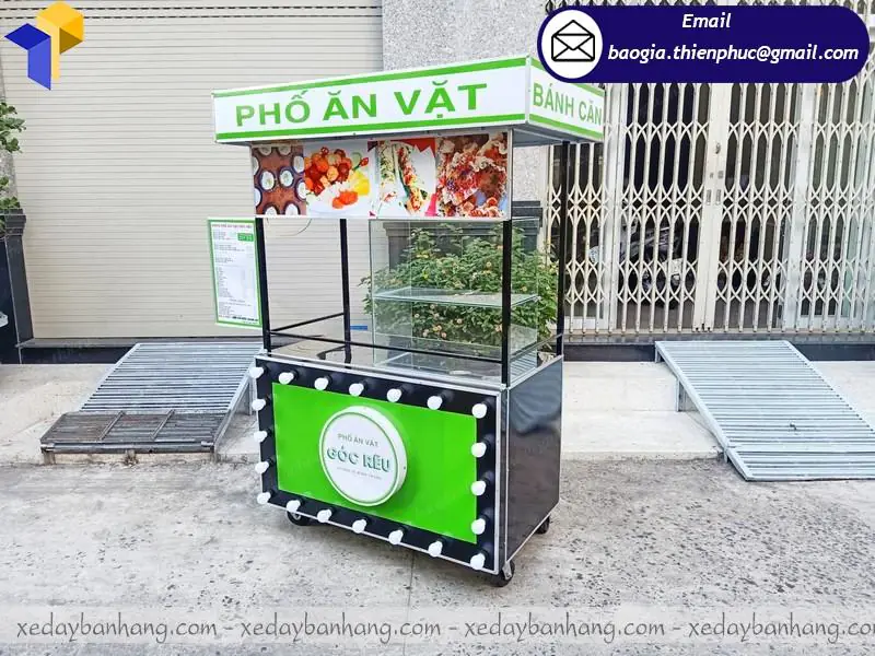mẫu quầy sắt bán đồ ăn vặt lề đường đẹp