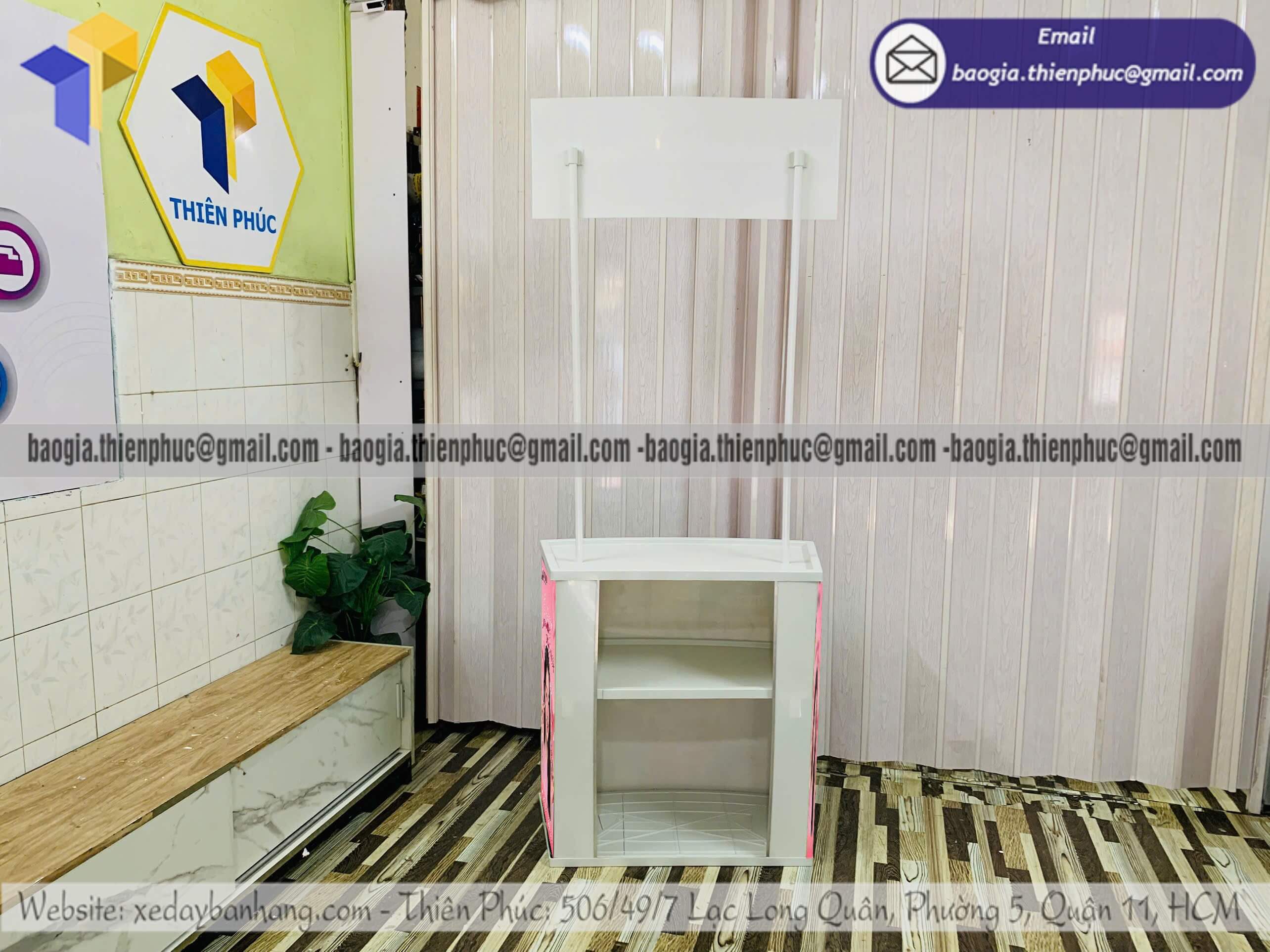 Booth nhựa quảng cáo hàng tại siêu thị cho PG giúp bán hàng nổi bật hơn gấp nhiều lần