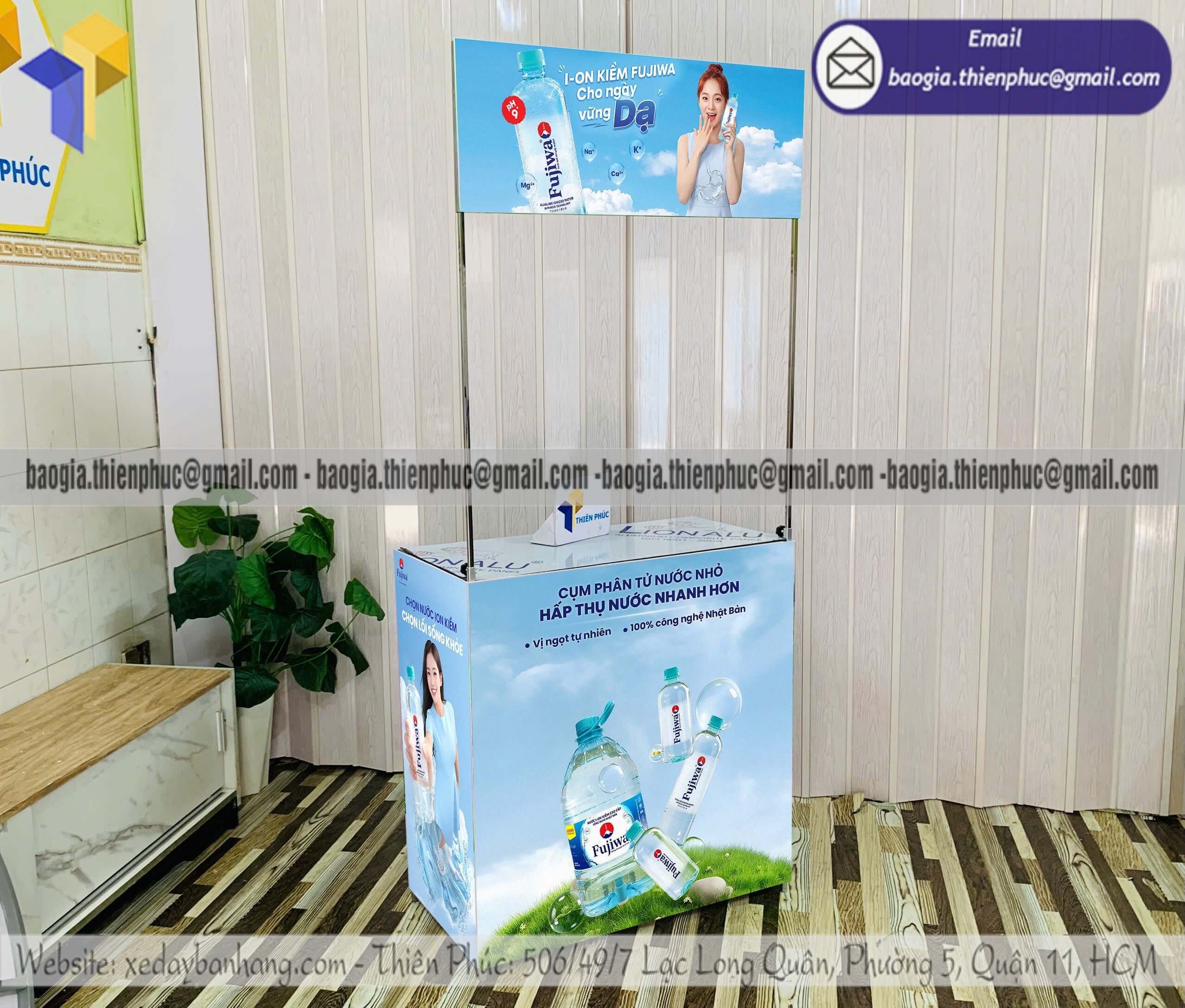 Booth sắt trưng bày quảng cáo di động gấp gọn cho cửa hàng shop online brand mới