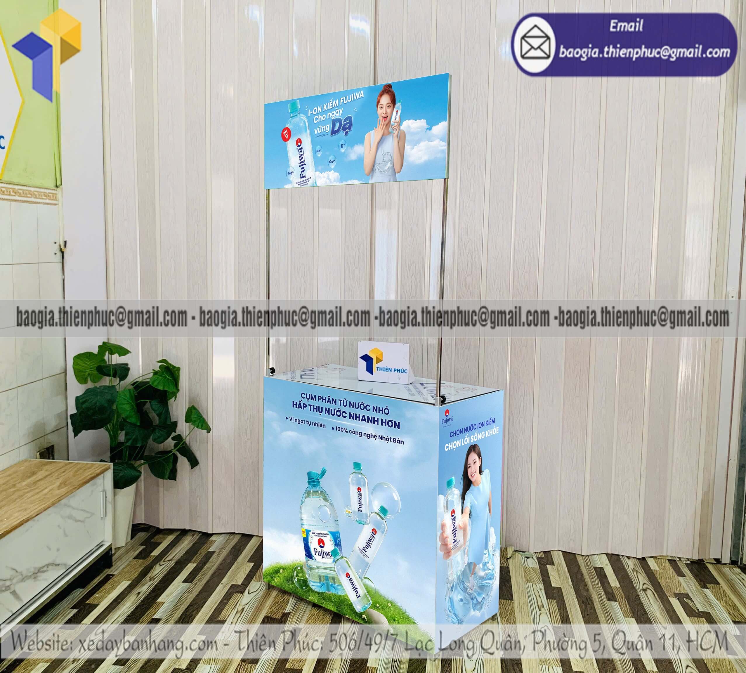 Booth sắt trưng bày quảng cáo di động gấp gọn marketing team
