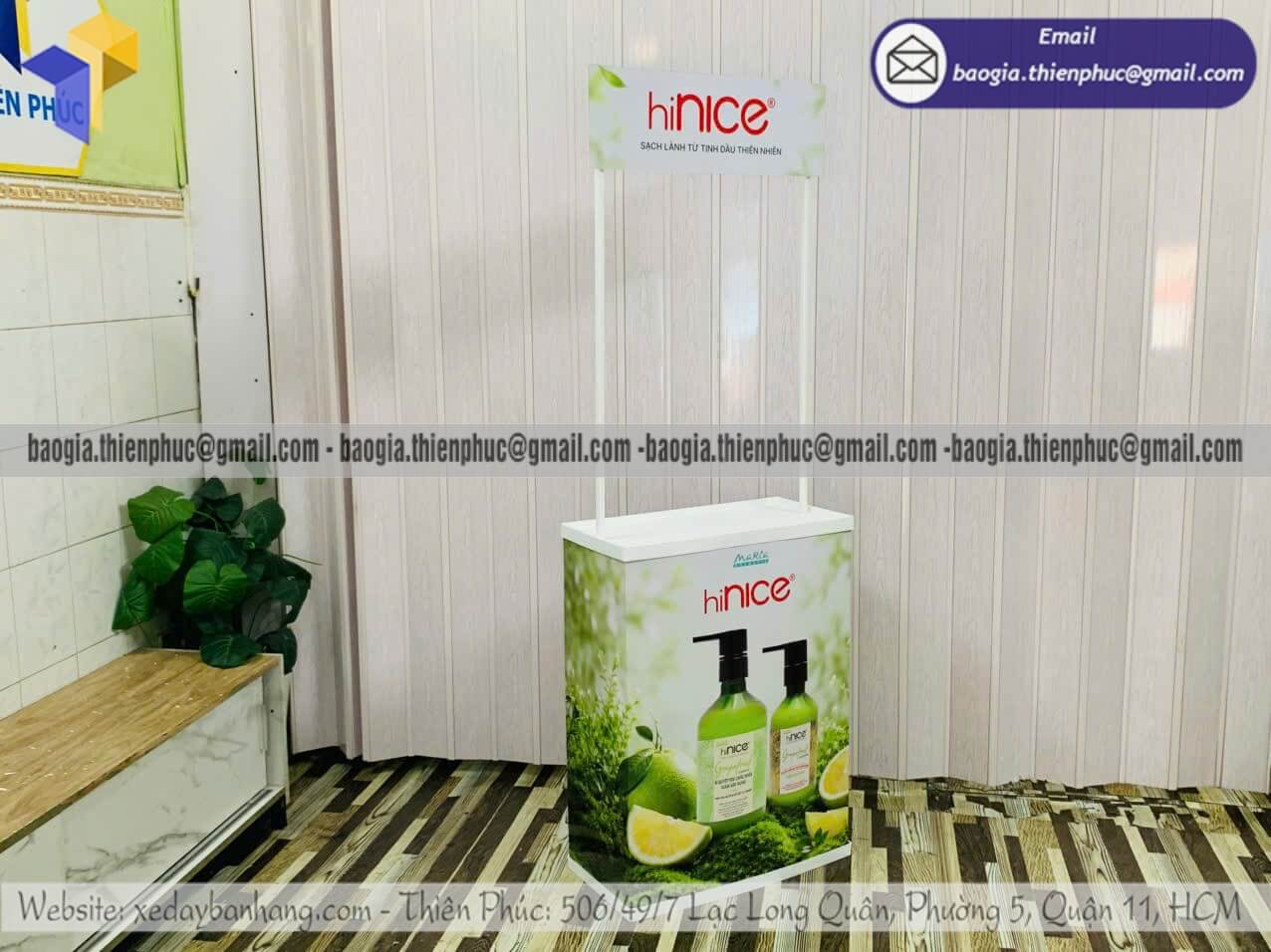 Quầy sampling bằng nhựa marketing tại siêu thị chương trình quảng bá sản phẩm