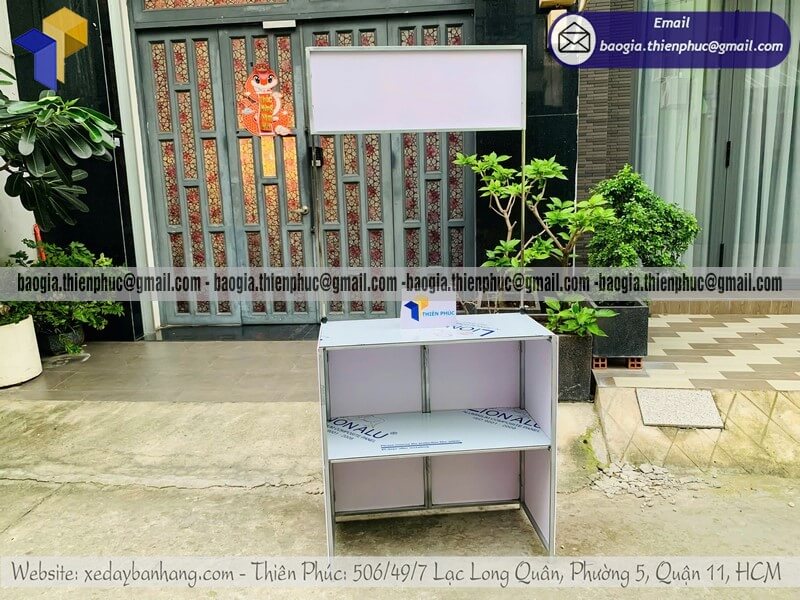 Báo giá booth sắt cho PG đứng giới thiệu sản phẩm nổi bật tại mọi địa điểm lớn nhỏ