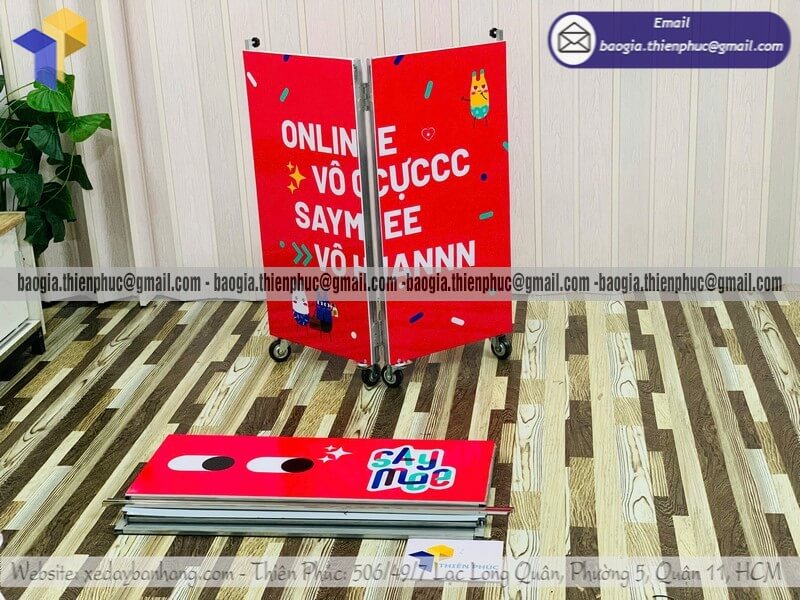 Báo giá quầy bằng sắt cho PG tiếp thị sản phẩm mới quầy trưng bày hàng hóa marketing