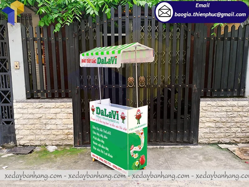 booth bán dâu tây lắp ráp đẹp
