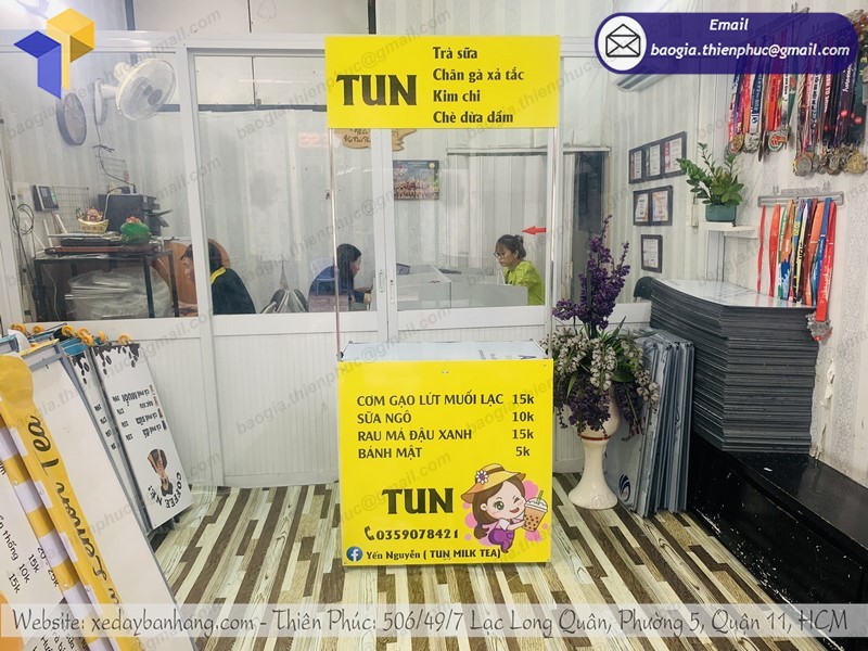 booth bán đồ ăn vặt vỉa hè