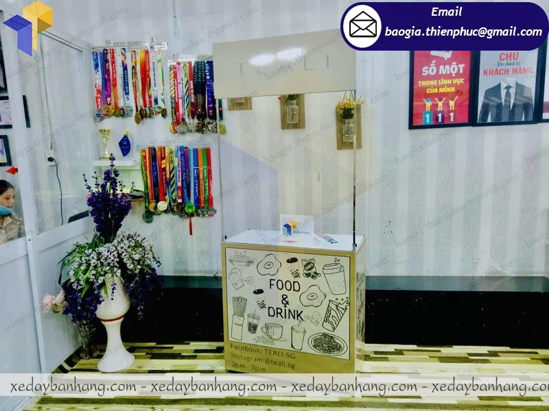booth bán trà sữa mang đi