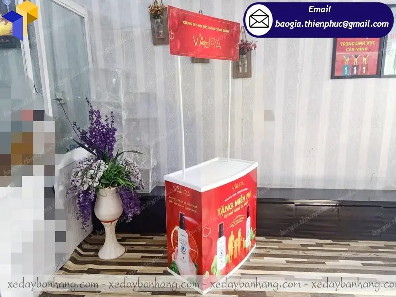 quầy bán hàng quảng cáo