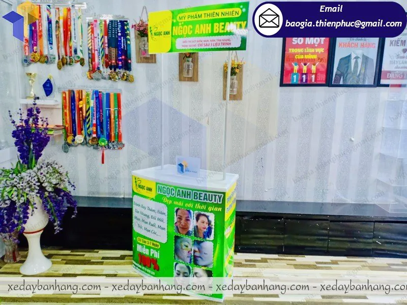 booth nhựa bán mỹ phẩm giá rẻ