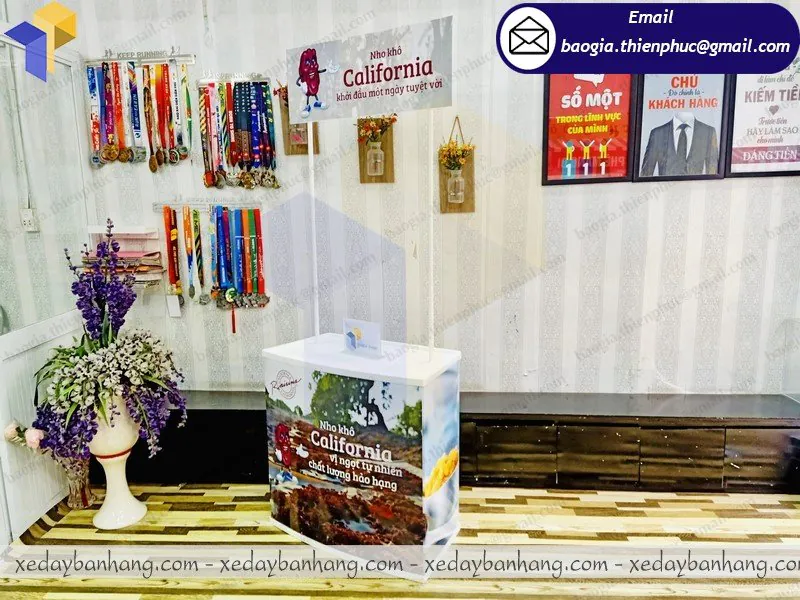 booth nhựa bán trái cây