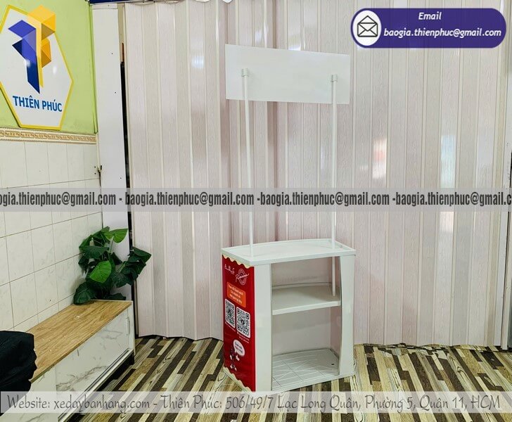 Booth nhựa PG chạy chương trình sampling sản phẩm phát mẫu thử đồ ăn nước uống