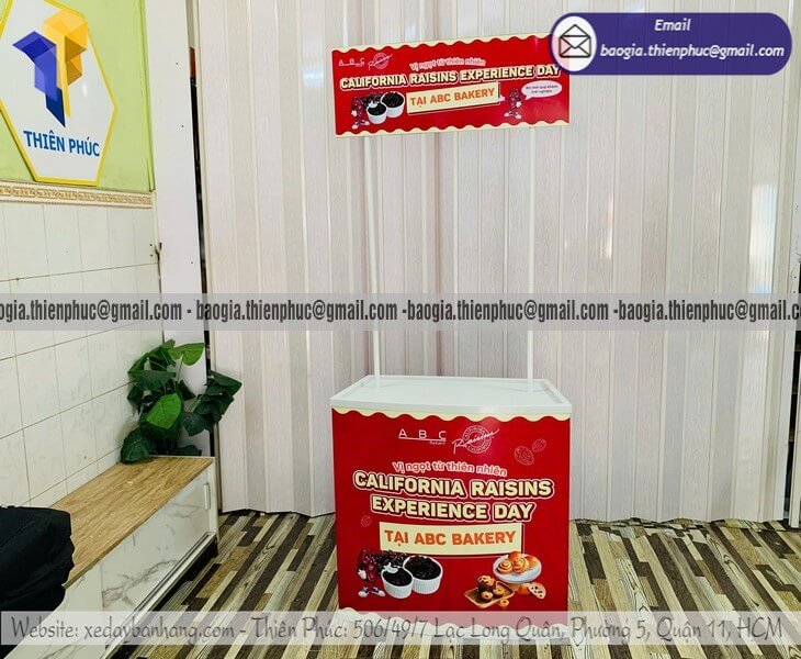 Booth nhựa PG chạy chương trình sampling sản phẩm