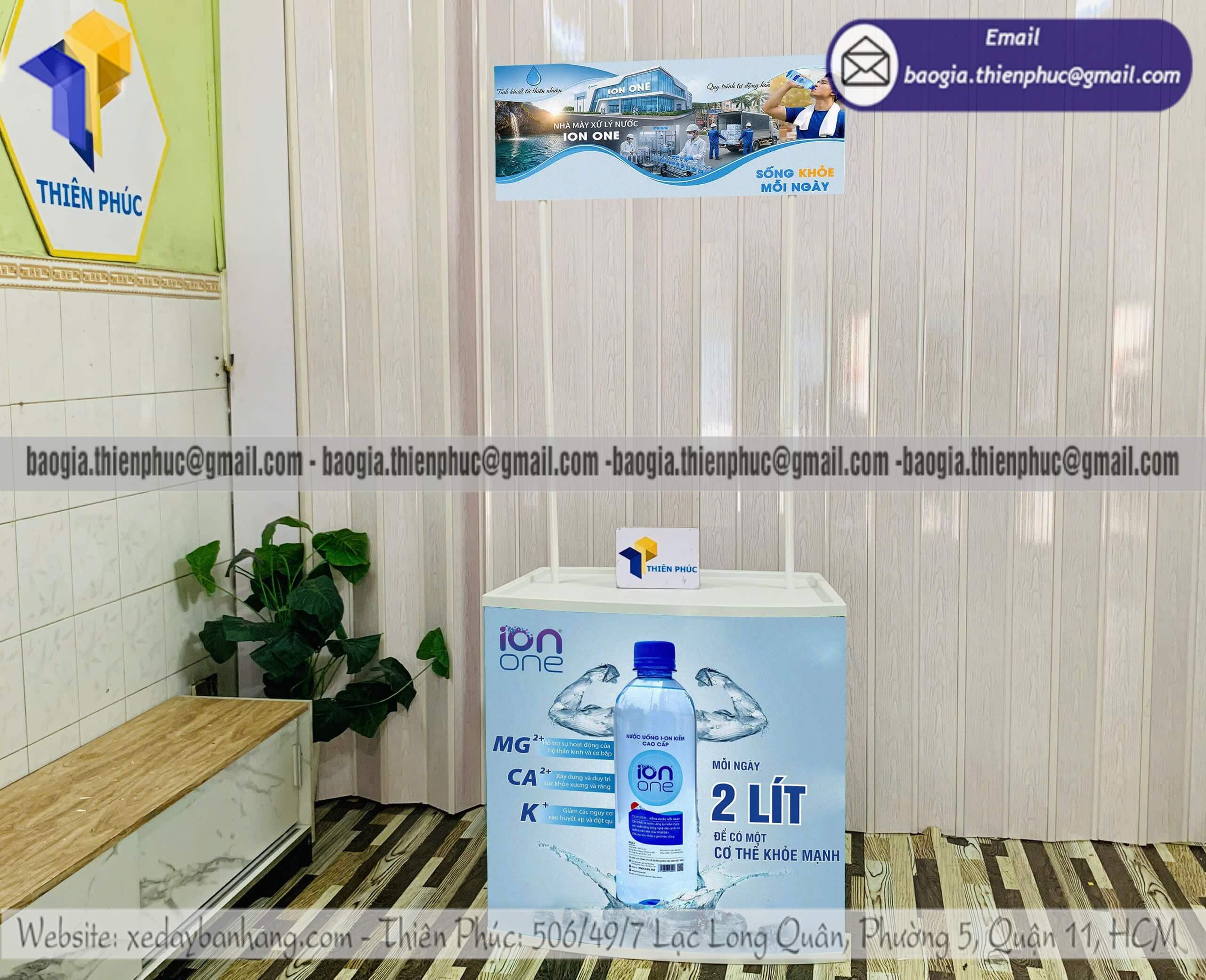 Booth nhựa phát mẫu thử tiếp thị cho sự kiện