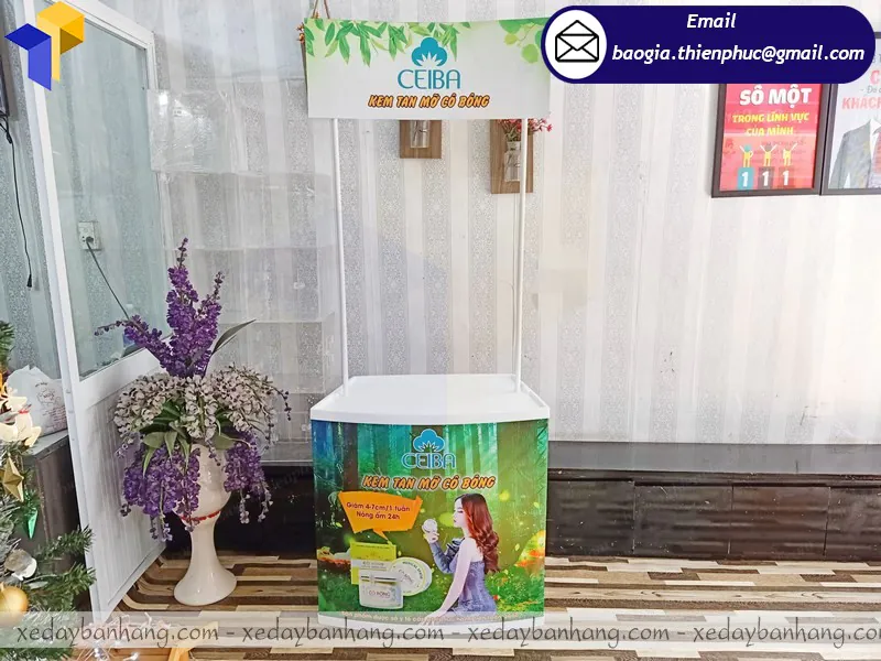booth nhựa quảng cáo sản phẩm siêu thị