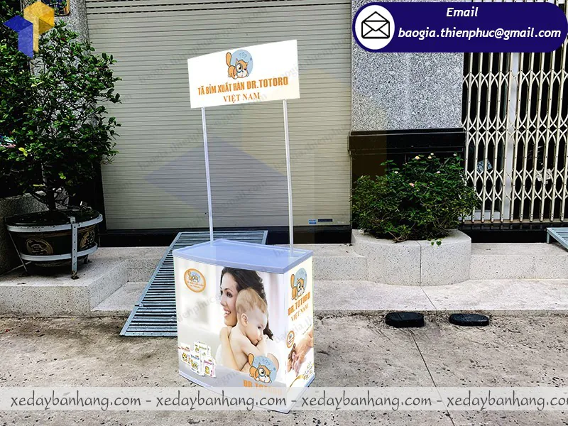 booth nhựa quảng cáo tả