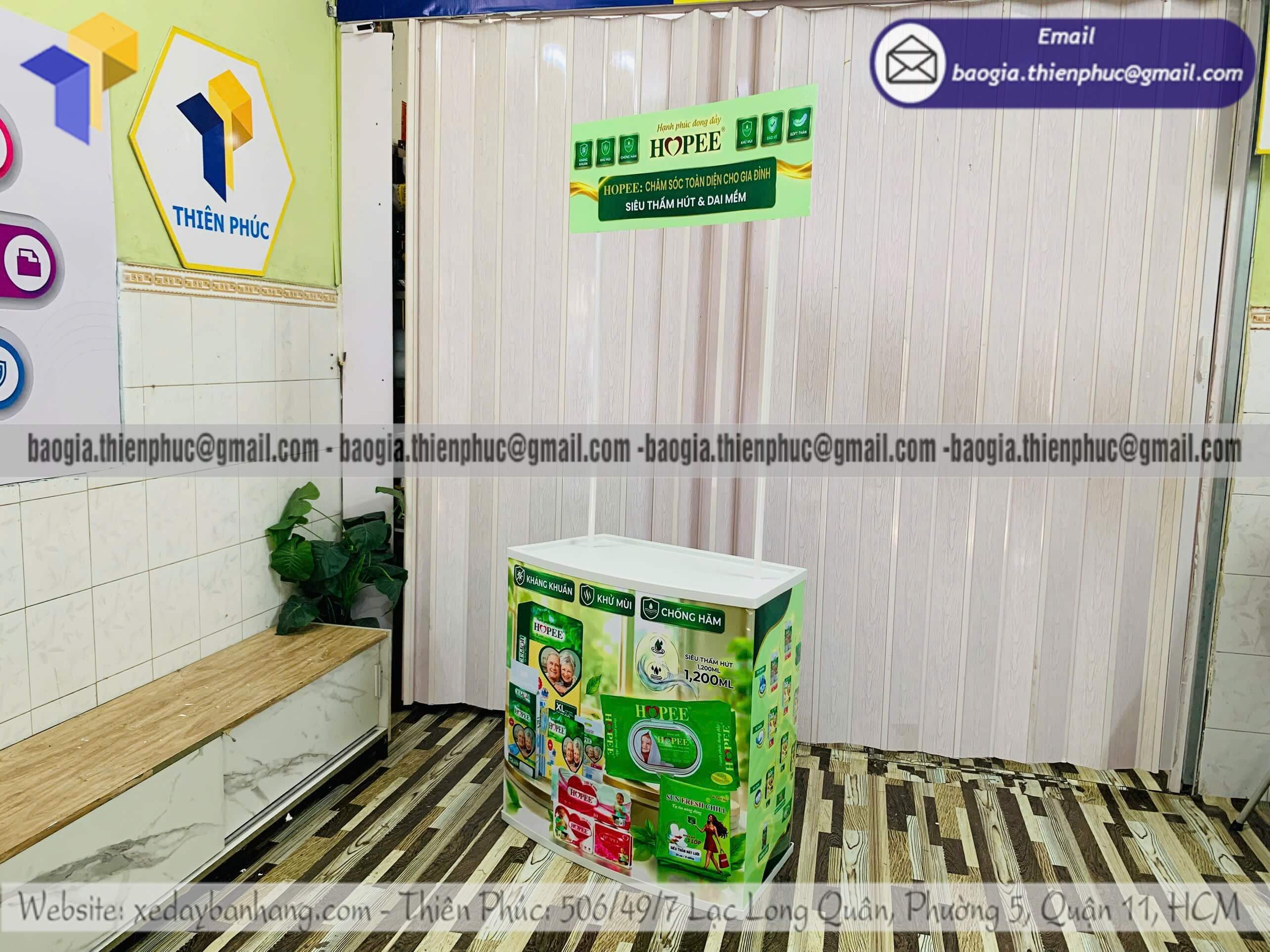 Booth nhựa sampling cho PG quảng cáo mặt hàng mới gia công độc quyền