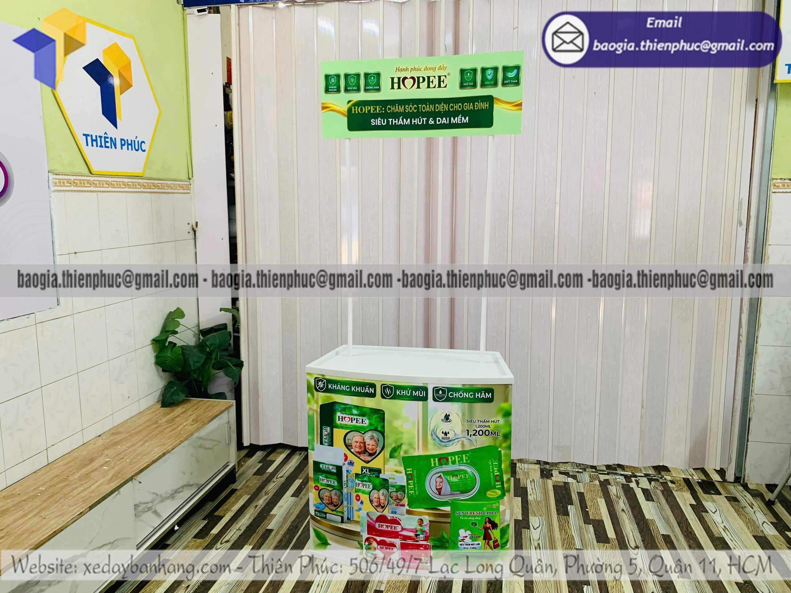 Booth nhựa sampling cho PG quảng cáo mặt hàng mới