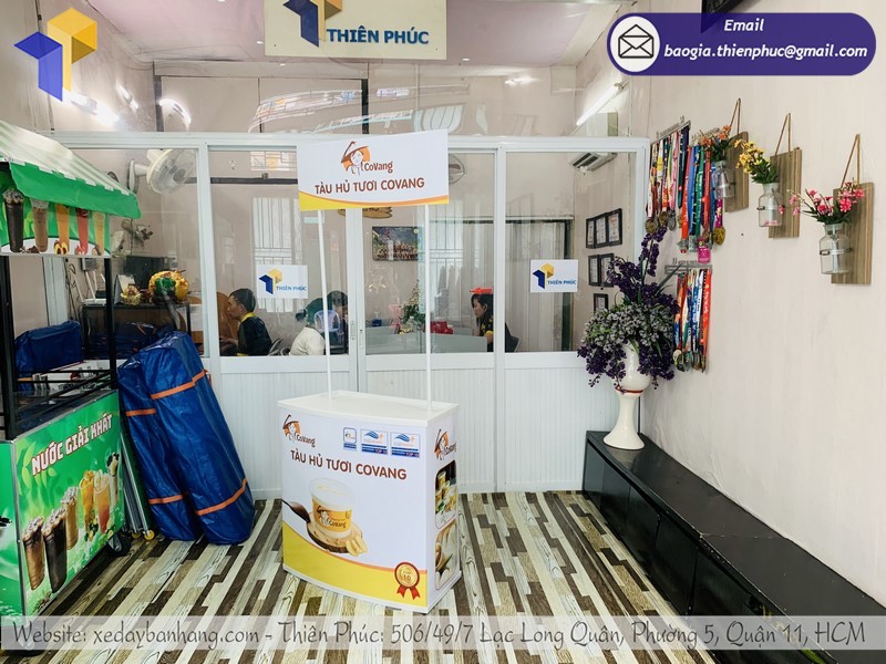 Booth nhựa quảng cáo siêu thị