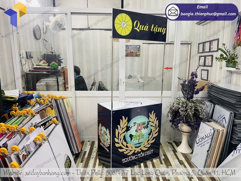booth sắt bán hàng giá rẻ đẹp