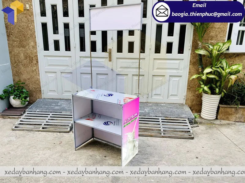 booth sắt bán hàng trong siêu thị