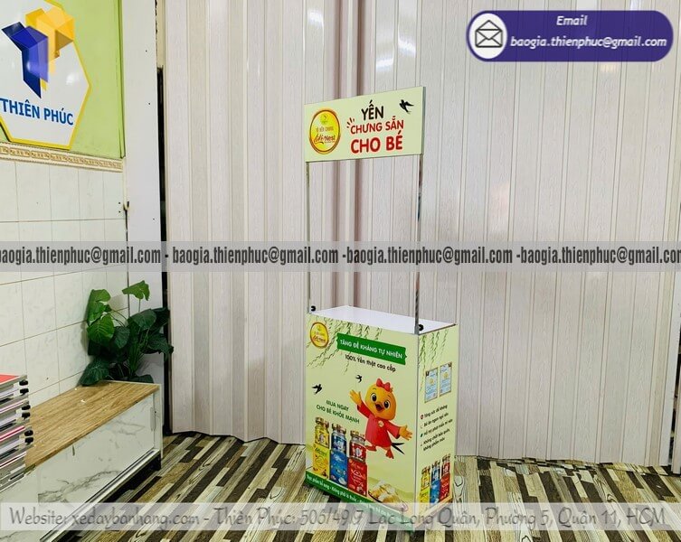Booth sắt cho nhân viên PG đứng tiếp thị di động phát mẫu thử siêu cool