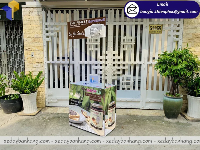 booth sắt quảng cáo bơ sôcôla