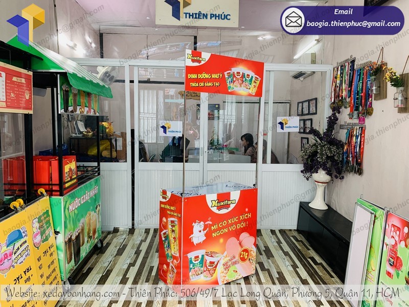 booth sắt trưng bày rẻ