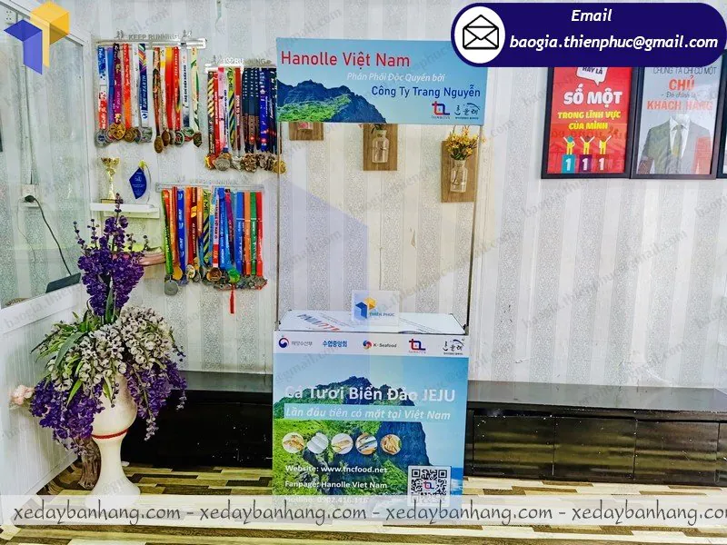 booth sắt trưng bày siêu thị