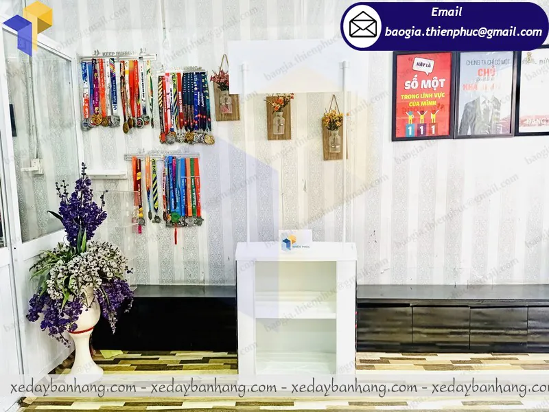 cung ứng booth nhựa bán hàng di động
