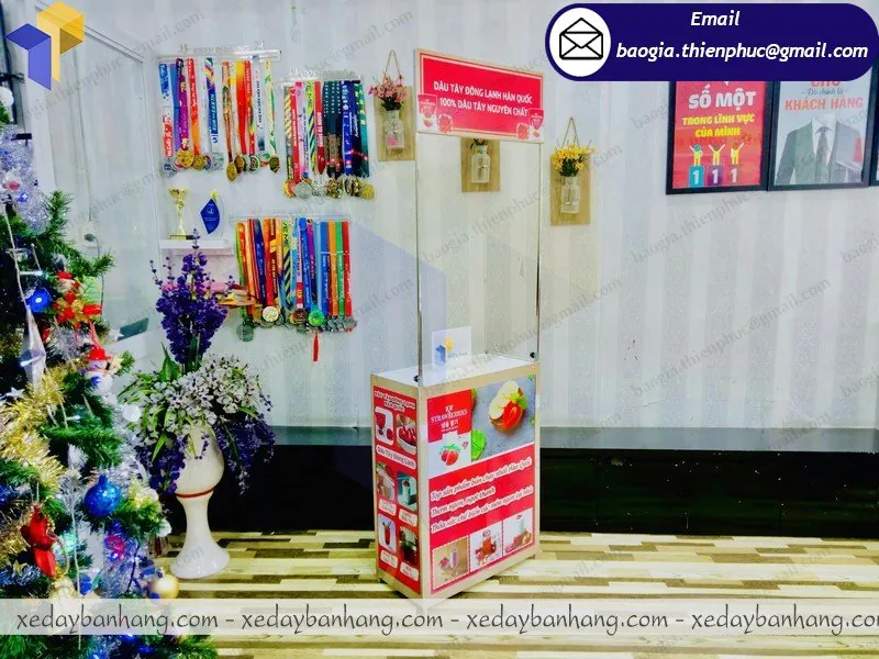 cung cấp booth sắt bán dâu tây số lượng lớn