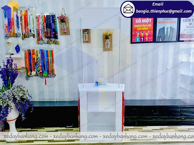 cung ứng booth nhựa sampling ;ưu động