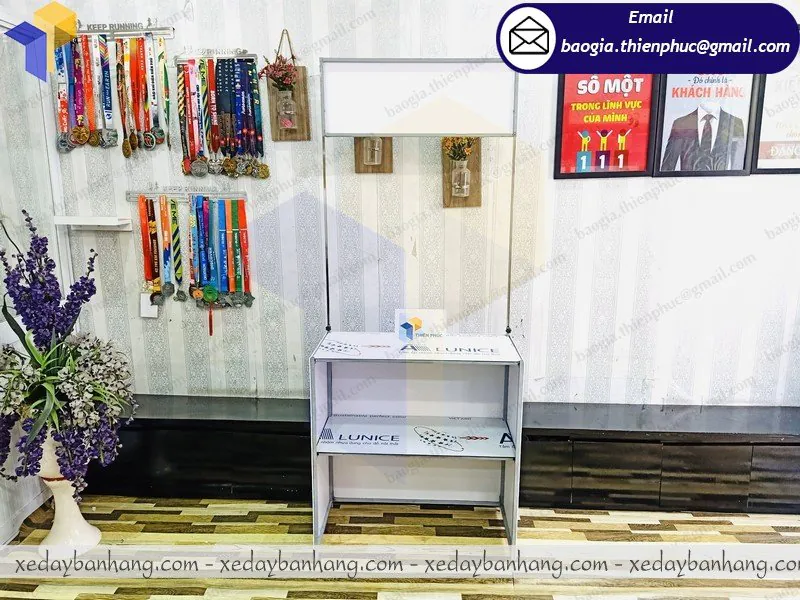 đặt làm booth bán hàng lưu động giá rẻ