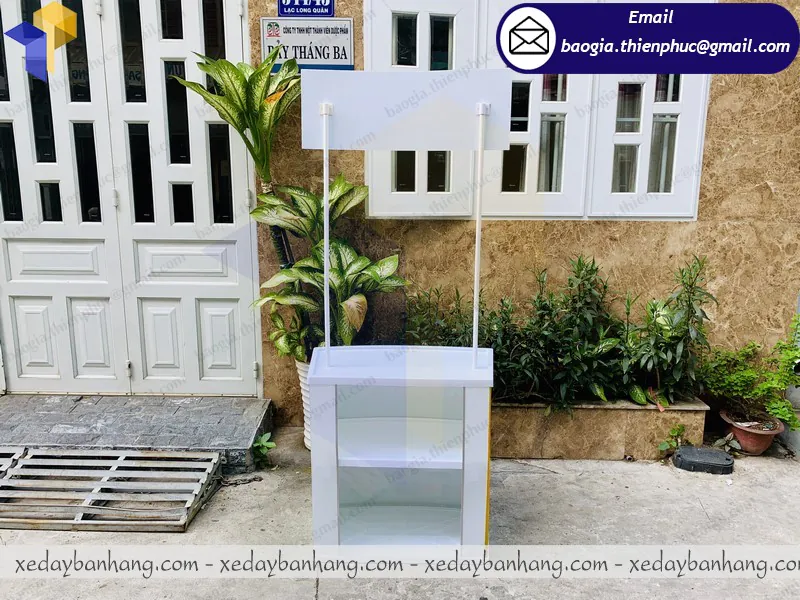 đặt làm booth nhựa bán chả giò