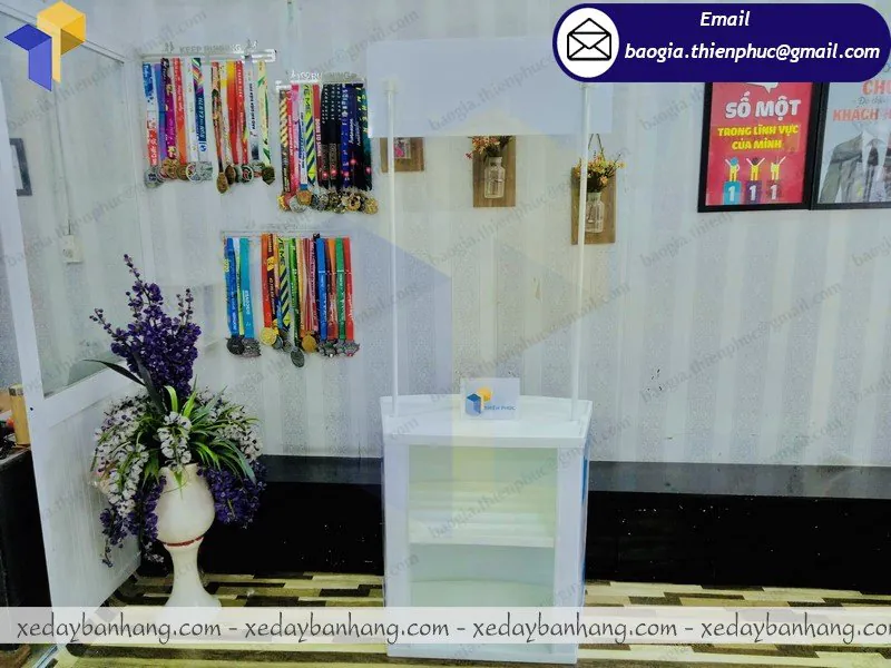đặt làm booth nhựa siêu thị lắp ráp giá rẻ