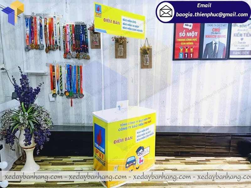 đặt làm booth sampling nhựa