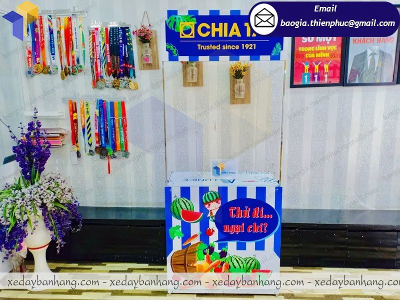 đặt làm booth sắt bán trái cây