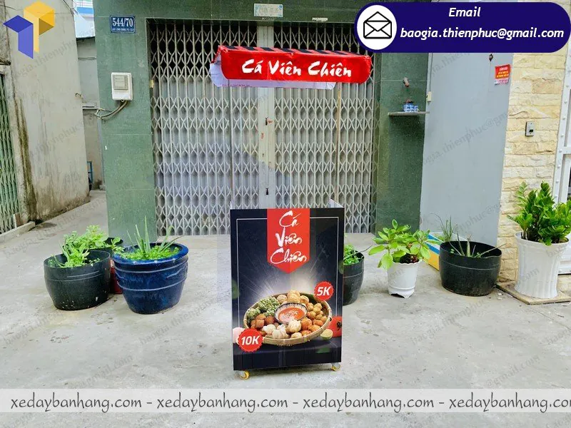 đặt làm kệ bán đồ ăn vặt