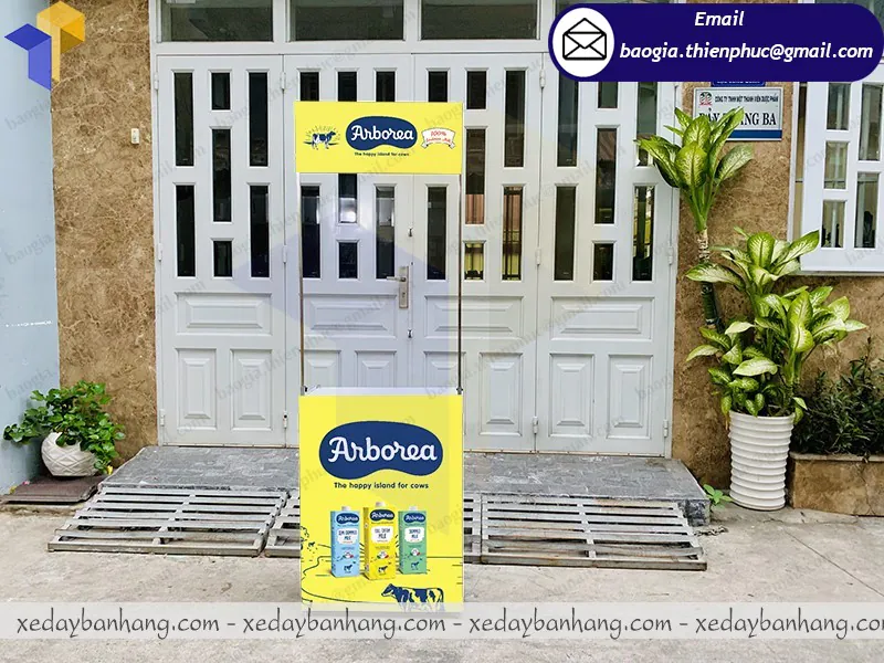 đặt làm quầy sampling sắt bán sữa bò tươi giá rẻ