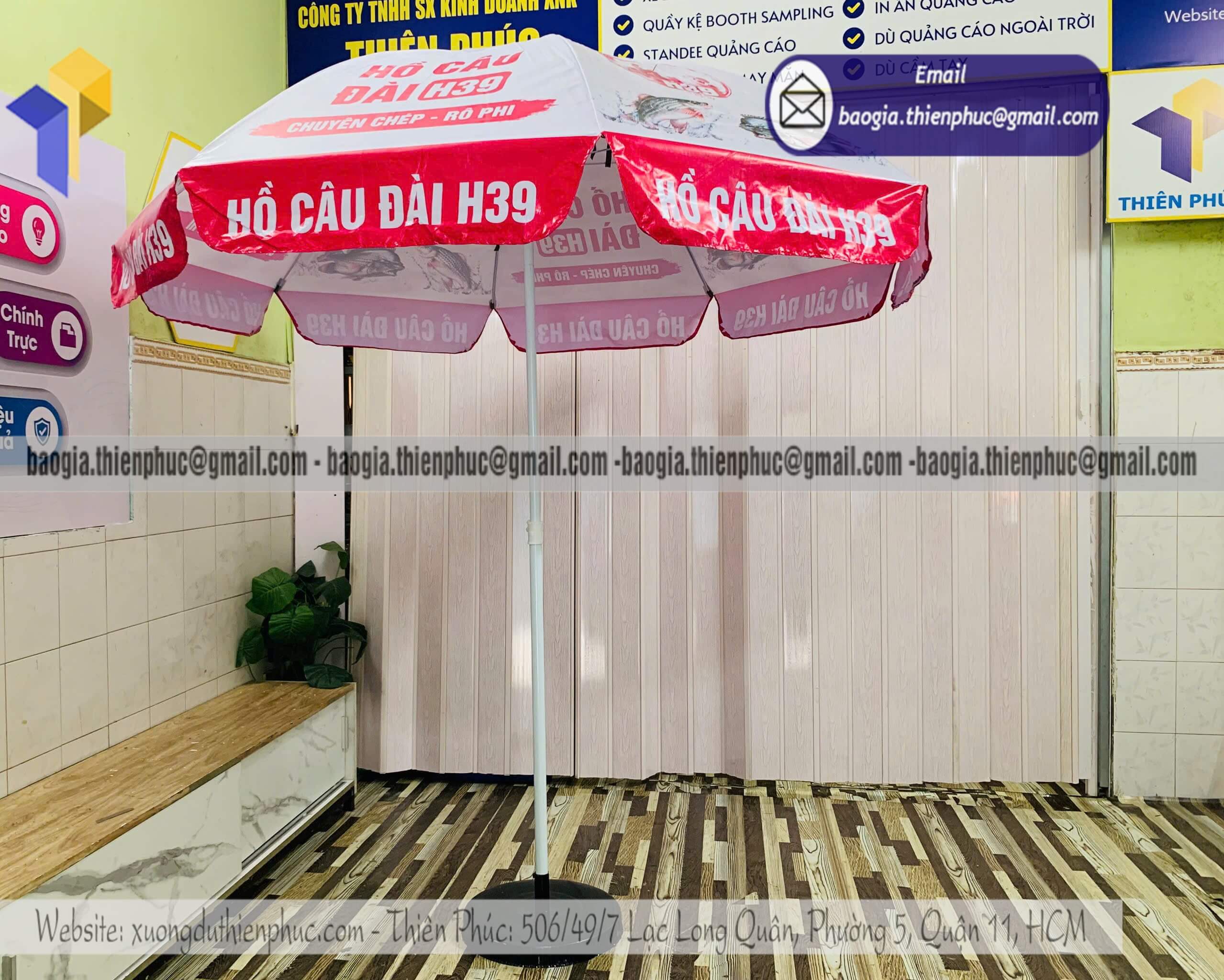 Dù tròn quảng cáo dùng che nắng ngoài trời in logo thương hiệu tại Việt Nam sản xuất số lượng lớn