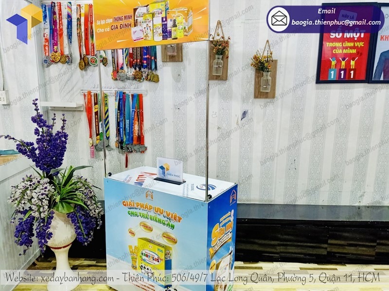 gia công quầy bán hàng siêu thị