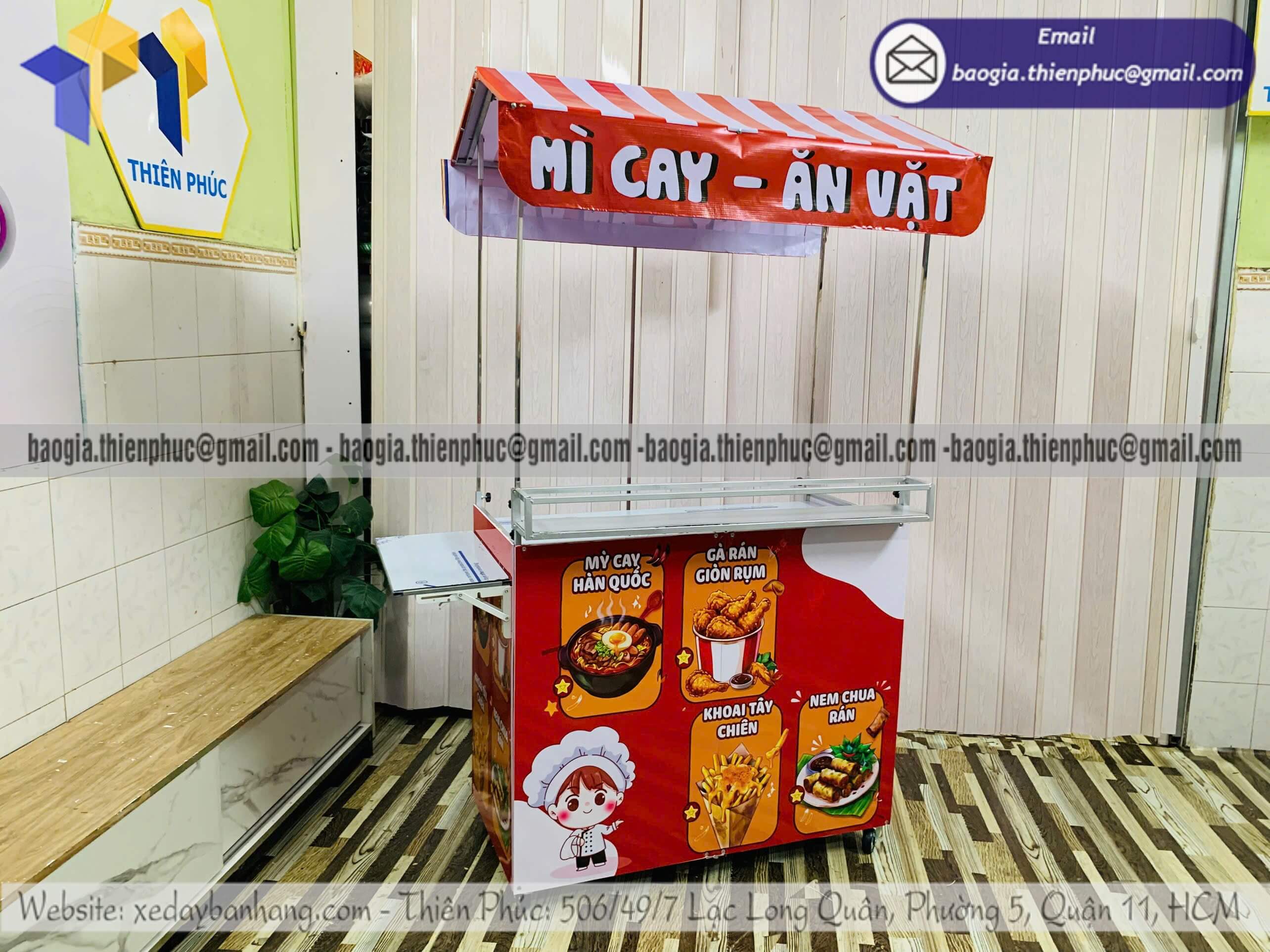 Giá xe bán đồ ăn vặt lắp ráp có mái che hàng rong đẹp mắt tăng tương tác khách hàng