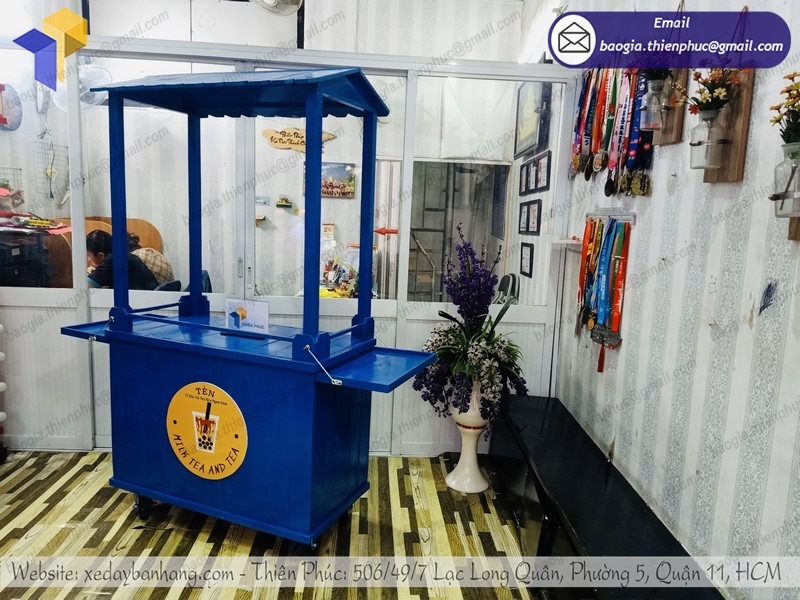 hình ảnh tủ bán trà sữa bằng gỗ