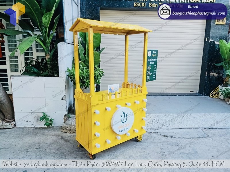 hình ảnh xe bán cà phê bằng gỗ
