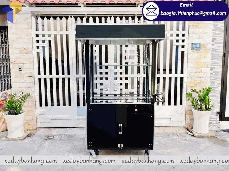 hình ảnh xe bán cơm cuộn vỉa hè