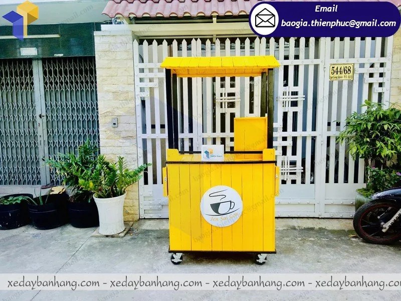 hình ảnh xe cà phê bằng gỗ