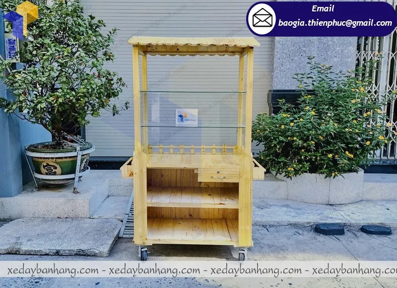 hình ảnh xe gỗ bán cà phê mang đi