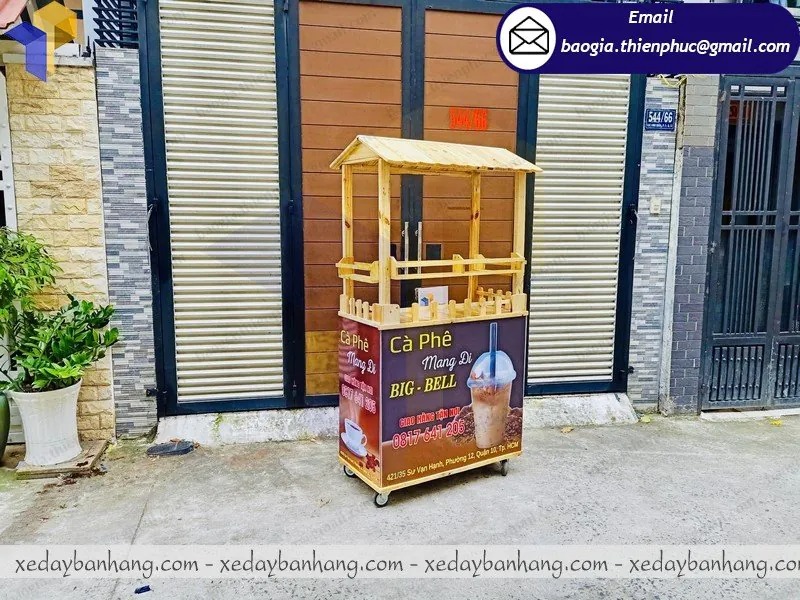 hình ảnh xe gỗ bán cafe mang đi