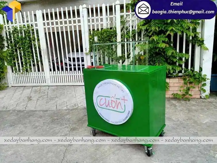 hình ảnh xe gỗ bán đồ ăn vặt