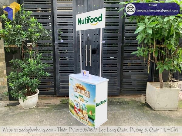 In Booth nhựa trưng bày sản phẩm tại sự kiện đẹp xem mẫu chất lượng cao