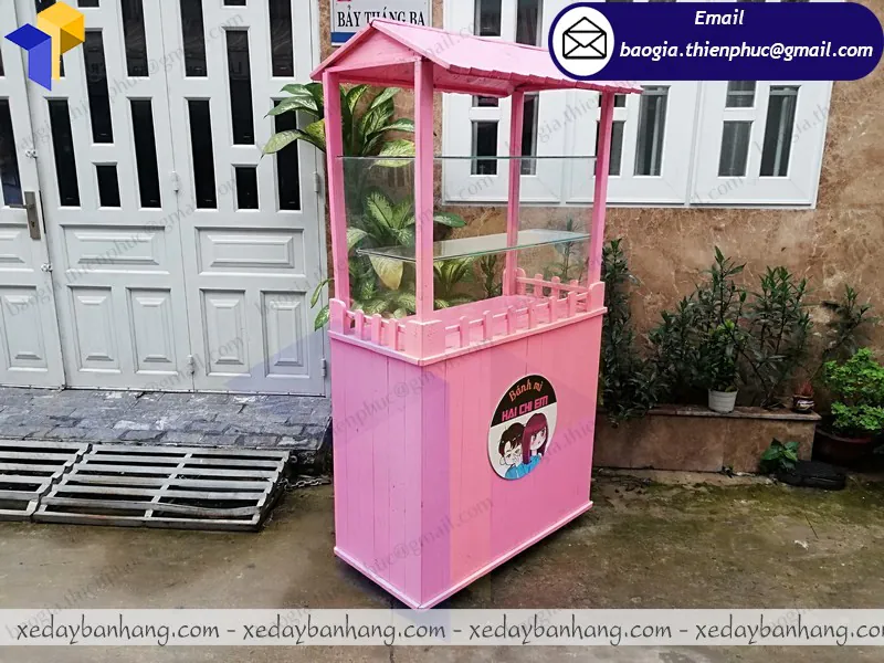 tủ gỗ bán bánh mì ở nha trang