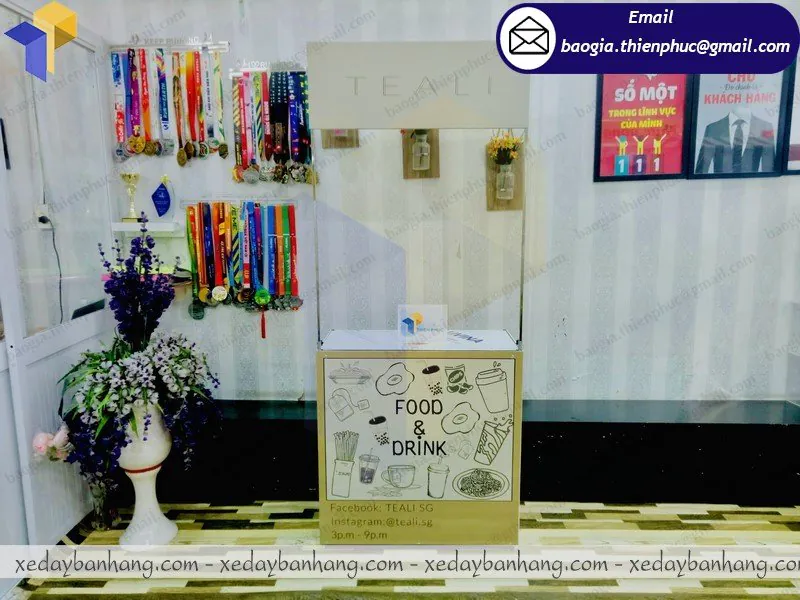 mẫu booth bán trà sữa mang đi đẹp